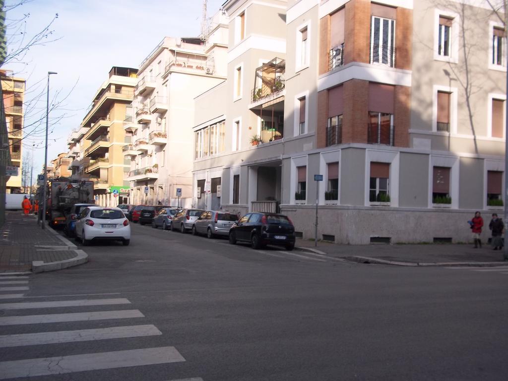 Il Sole Di Ostia Apartment Luaran gambar